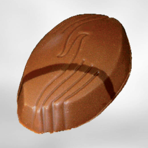 caramel-hand-crunchy-hazelnuts