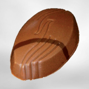 caramel-hand-crunchy-hazelnuts